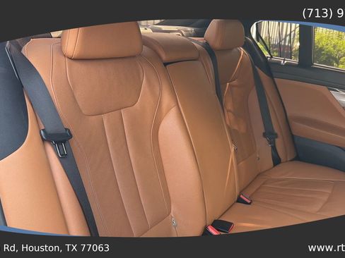 Used 2017 BMW 740i RWD image 39