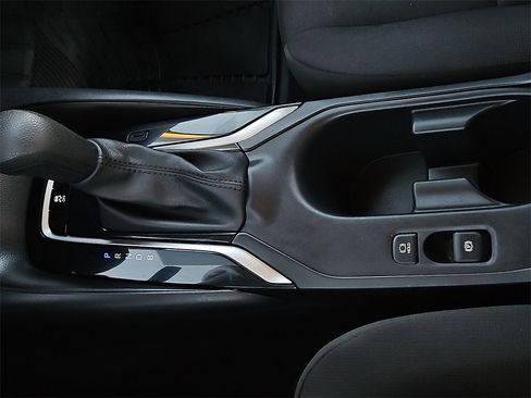 Used 2024 Toyota Corolla LE image 24