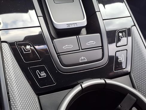 Used 2025 Porsche 911 Carrera image 42