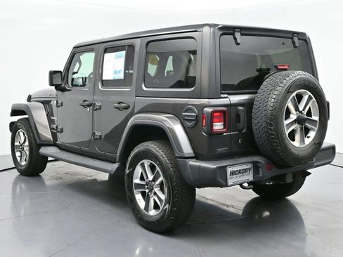 Used 2018 Jeep Wrangler Unlimited Sahara w/ Cold Weather Group AWD/4WD image 5