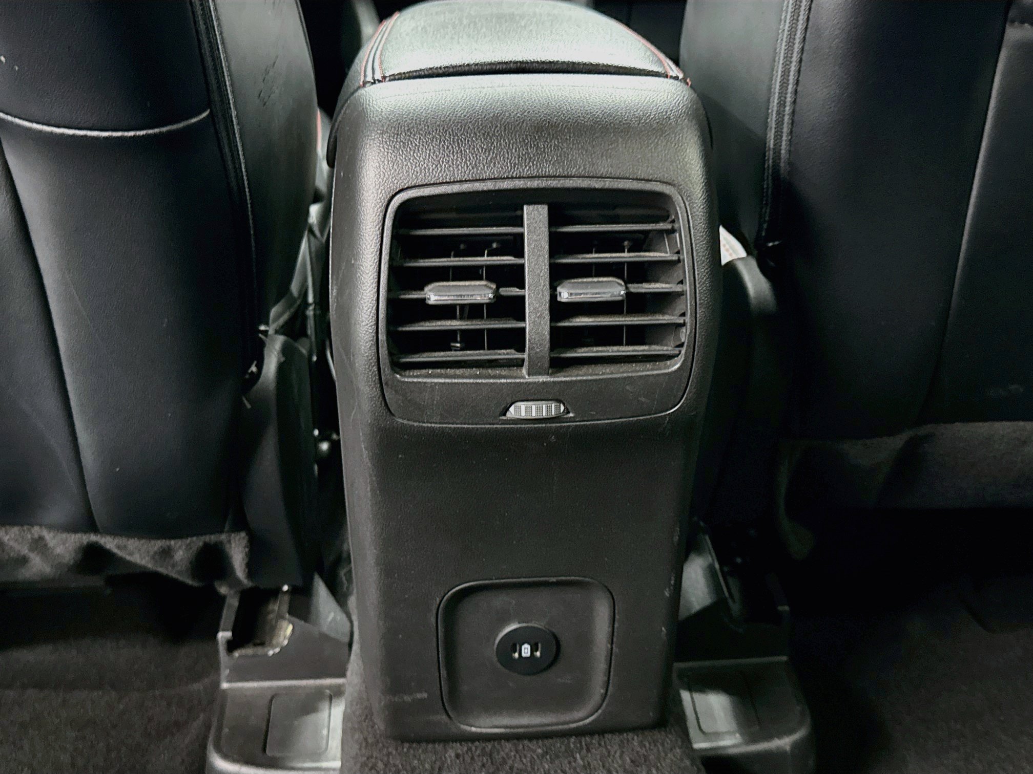 Used 2025 Ford Escape ST-Line Select AWD/4WD image 27
