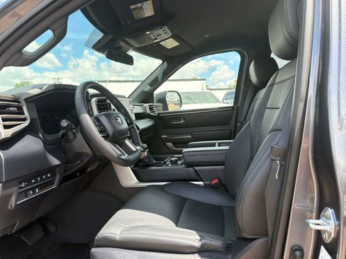 Used 2025 Toyota Tundra SR5 w/ SR5 Premium Package AWD/4WD image 14
