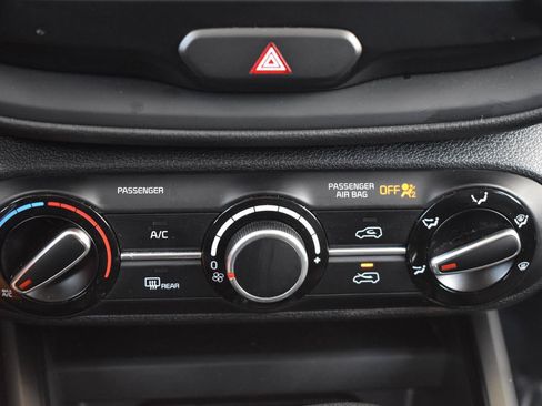 Used 2024 Kia Soul LX w/ Option Group 015 FWD image 6