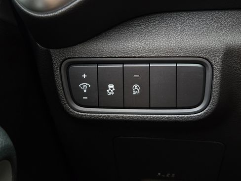 Used 2023 Kia Soul LX w/ LX Technology Package FWD image 24