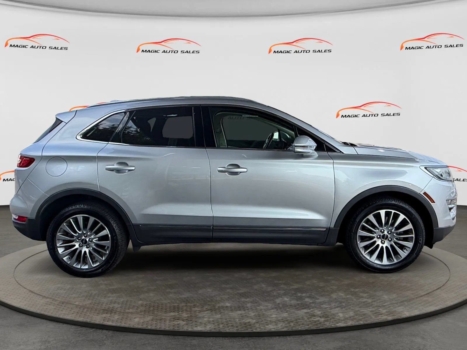 Used 2018 Lincoln MKC Reserve w/ Lincoln MKC Climate Package AWD/4WD image 6