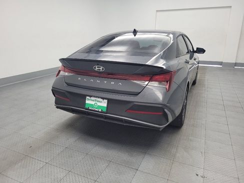 Used 2025 Hyundai Elantra Sport FWD image 7