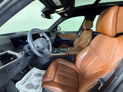 Used 2025 BMW X7 xDrive40i w/ M Sport Package AWD/4WD image 16