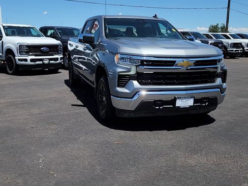 Used 2025 Chevrolet Silverado 1500 LT AWD/4WD image 4
