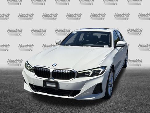 Used 2025 BMW 330i Sedan w/ Premium Package RWD image 3