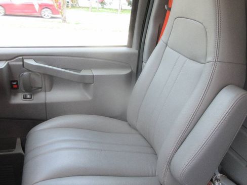 Used 2019 Chevrolet Express 2500 w/ Driver Convenience Package RWD image 30
