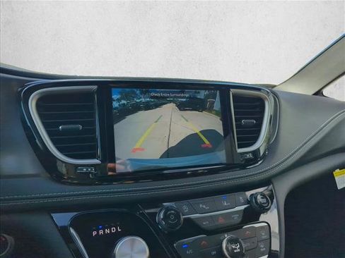 New 2026 Chrysler Pacifica Select FWD image 13