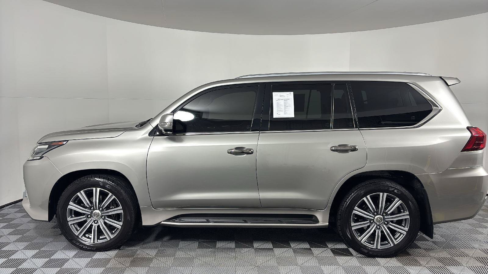 Used 2016 Lexus LX 570 4WD w/ Luxury Package image 7