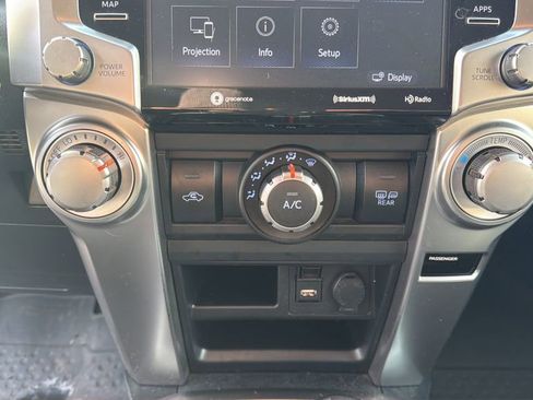 Used 2022 Toyota 4Runner SR5 Premium image 29