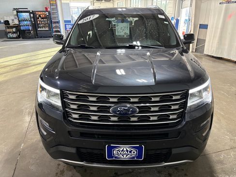Used 2017 Ford Explorer XLT w/ Equipment Group 201A image 5