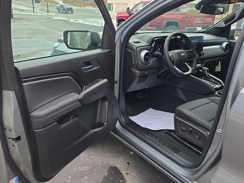 New 2025 Chevrolet Colorado LT w/ LT Convenience Package image 10