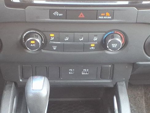 Used 2024 Nissan Frontier SV image 22