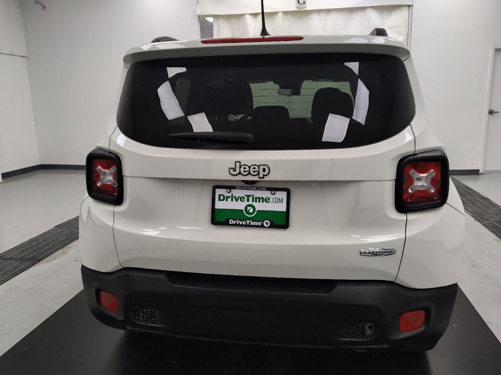 Used 2017 Jeep Renegade Latitude FWD image 6