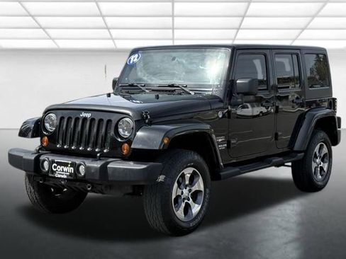 Used 2012 Jeep Wrangler Unlimited Sahara w/ Connectivity Group AWD/4WD image 5