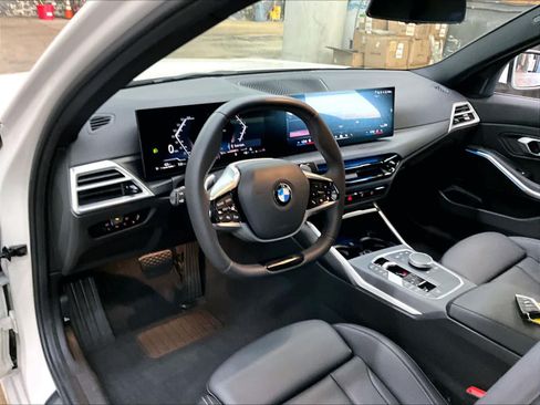 Used 2025 BMW 330i Sedan w/ Convenience Package RWD image 16