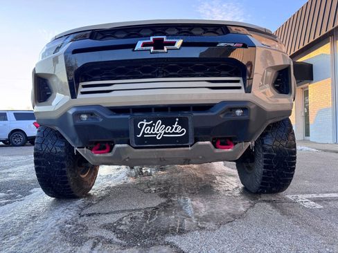 Used 2024 Chevrolet Colorado ZR2 w/ ZR2 Convenience Package III image 3