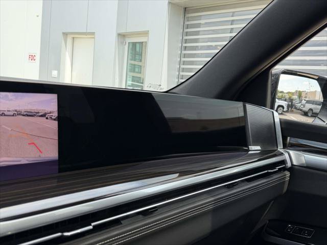 Certified 2025 Cadillac Escalade ESV Premium Luxury w/ Touring Package AWD/4WD image 32