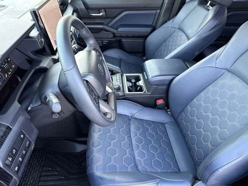 Used 2025 Toyota 4Runner Platinum AWD/4WD image 20