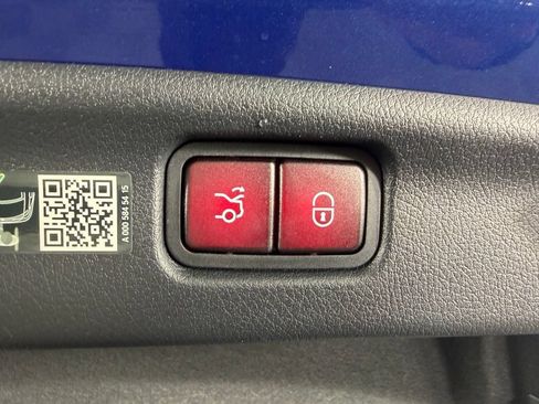 Certified 2025 Mercedes-Benz C 300 4MATIC Sedan image 20