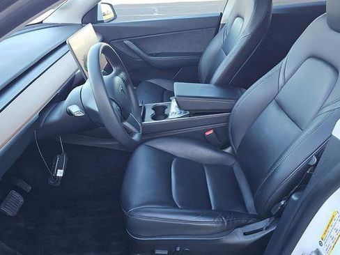 Used 2020 Tesla Model Y Long Range image 5