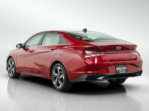 Used 2023 Hyundai Elantra Limited FWD image 4