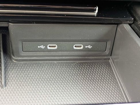 Used 2025 Volkswagen Atlas SE FWD image 23