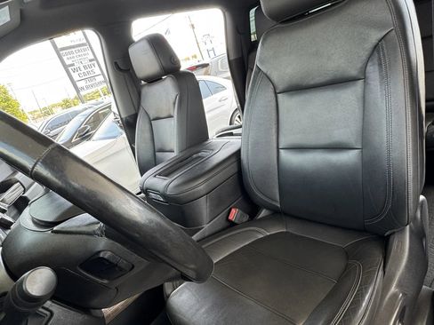 Used 2019 Chevrolet Silverado 1500 LT Trail Boss AWD/4WD image 17