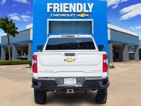 Used 2022 Chevrolet Silverado 2500 Custom w/ Custom Value Package image 6