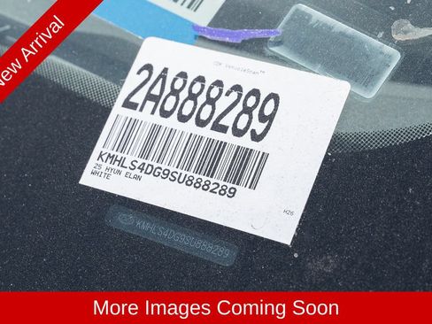 Used 2025 Hyundai Elantra SEL FWD image 11