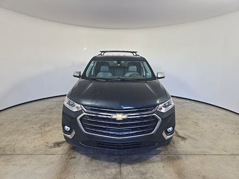 Used 2019 Chevrolet Traverse LT image 3