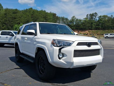 Used 2017 Toyota 4Runner SR5 Premium RWD image 7