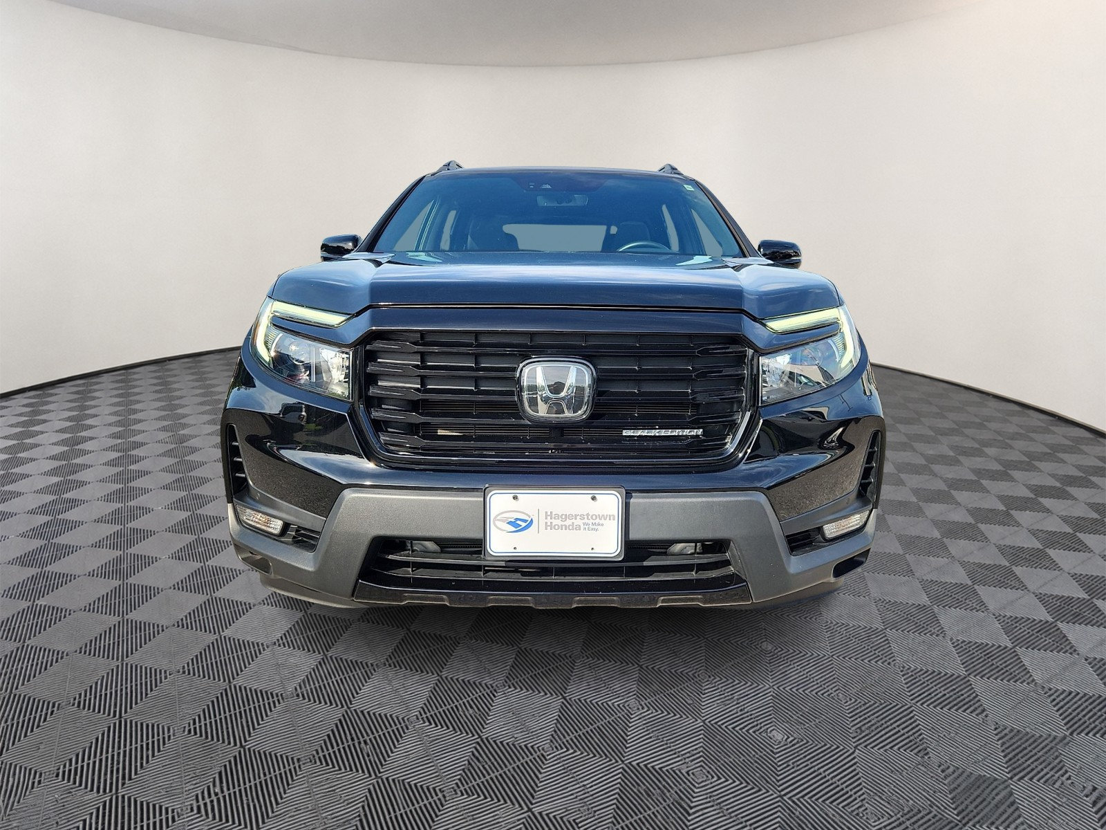 Used 2024 Honda Passport Black Edition image 2