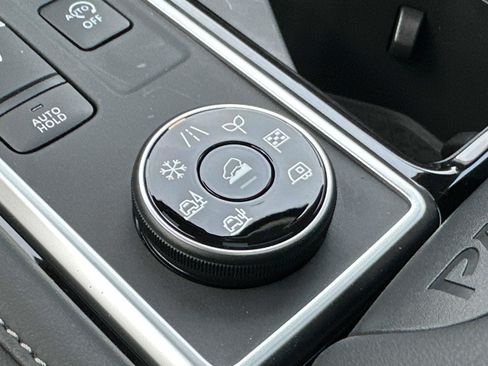 New 2026 Nissan Pathfinder SL AWD/4WD image 34