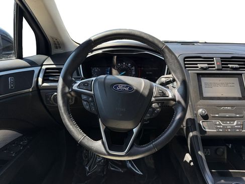 Used 2019 Ford Fusion SE w/ Equipment Group 151A image 12