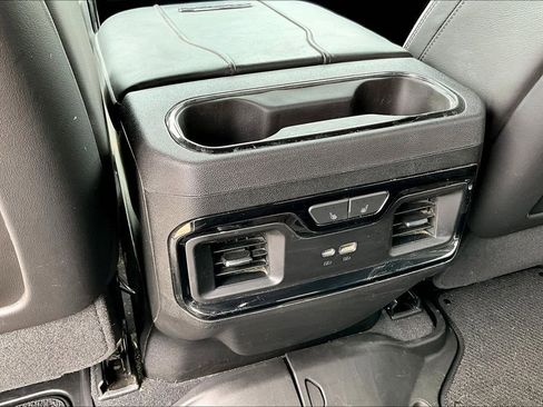 Used 2024 GMC Sierra 2500 AT4X image 31