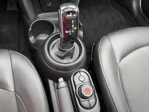 Used 2021 MINI Cooper 2-Door Hardtop image 18