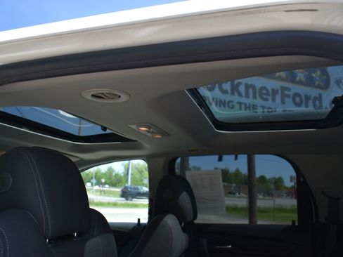 Used 2014 GMC Acadia SLE image 19