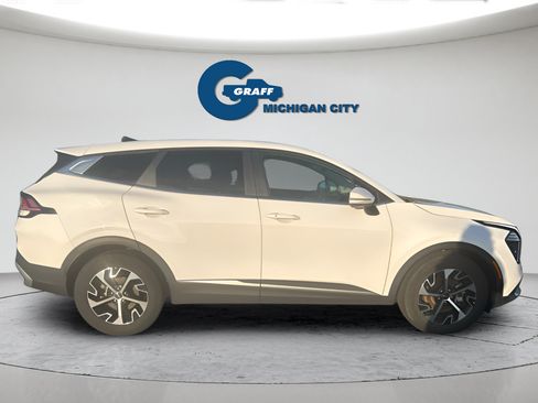 Used 2024 Kia Sportage EX FWD image 6