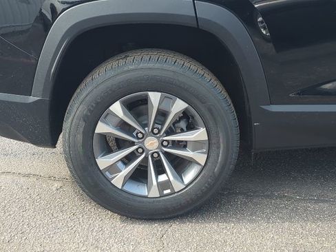 New 2026 Chevrolet Equinox LT w/ Convenience Package II image 3