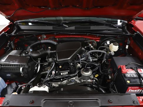 Used 2020 Toyota Tacoma SR w/ SR Convenience Package image 27