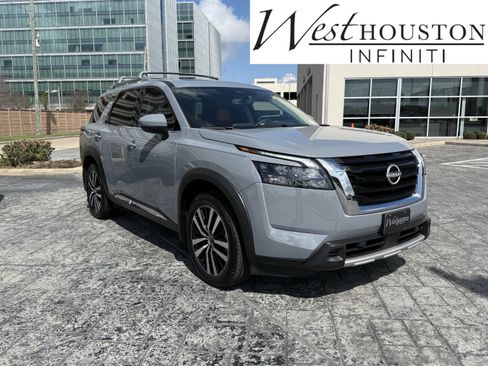 Used 2025 Nissan Pathfinder Platinum w/ Cargo Package image 1