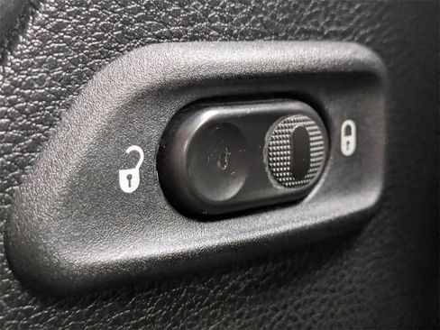 Used 2017 Jeep Wrangler Unlimited Sahara w/ Max Tow Package image 22