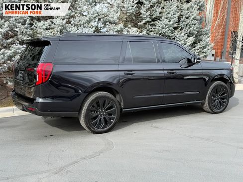 Used 2025 Ford Expedition Max Platinum w/ Stealth Appearance Package image 9