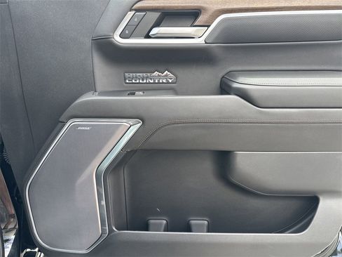 Used 2022 Chevrolet Silverado 1500 High Country w/ High Country Premium Package image 16