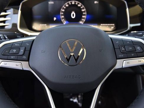 New 2026 Volkswagen Jetta SE FWD image 19
