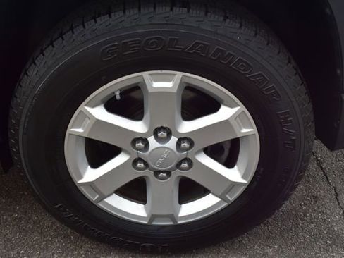 Used 2015 GMC Acadia SLE image 48